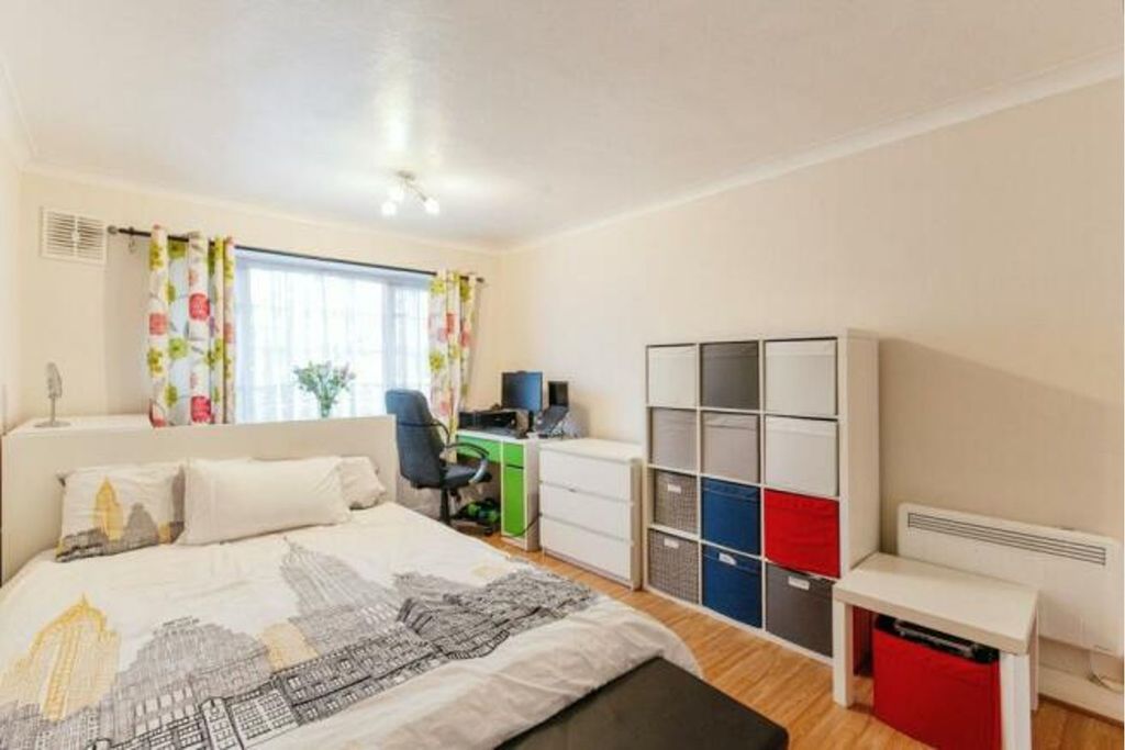 Property photo 2 of 18
