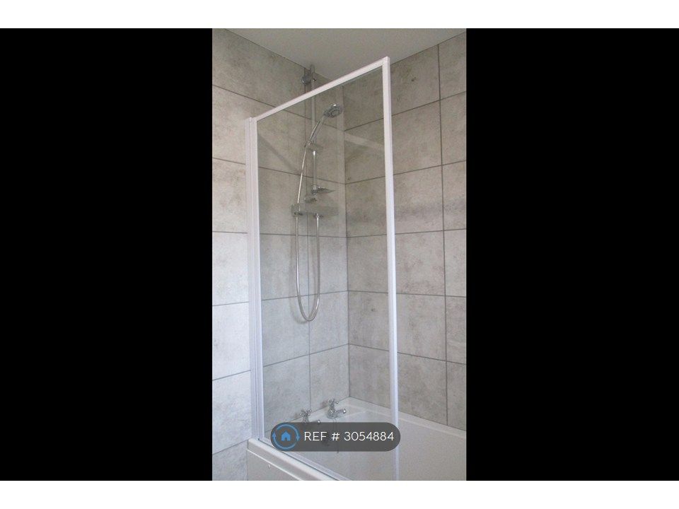 Property photo 2 of 12 Bathroom