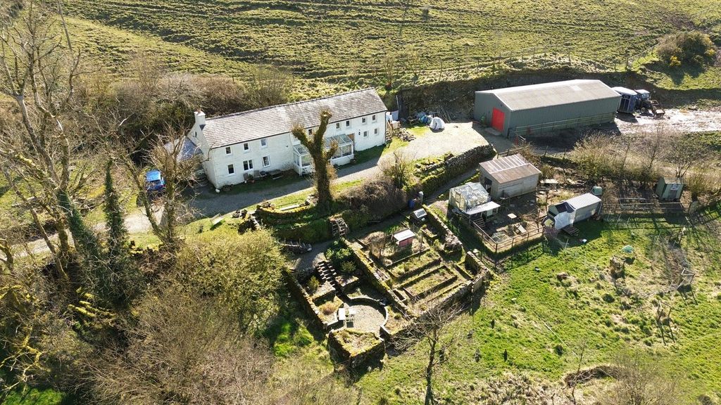 Property photo 1 of 42