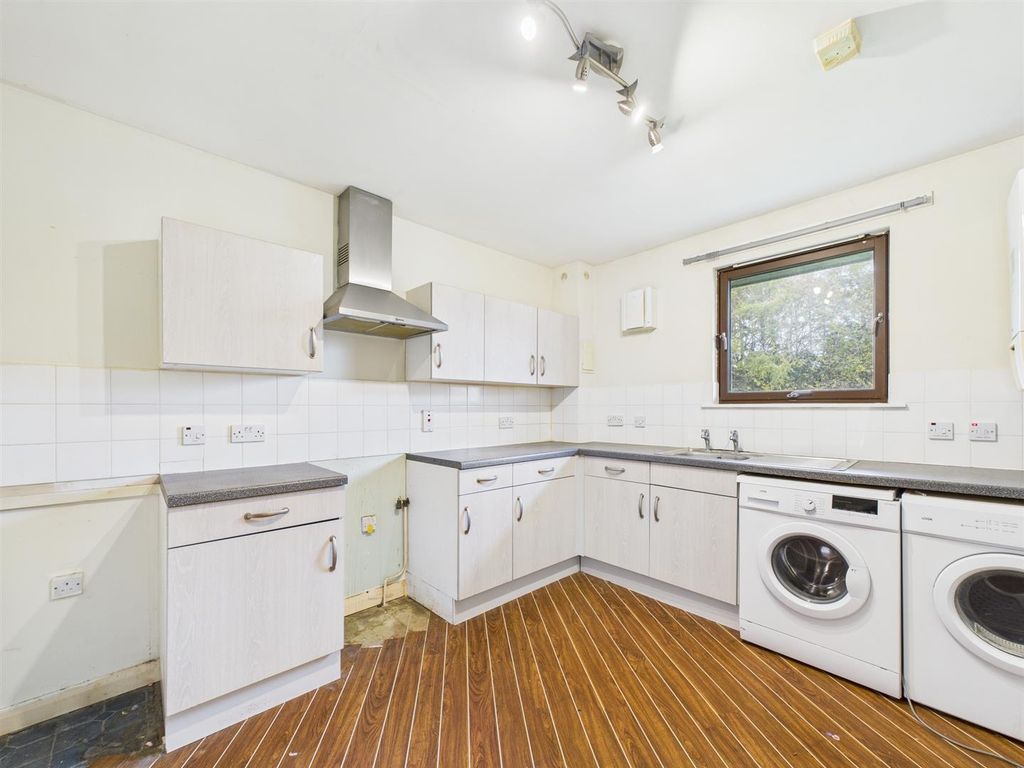 Property photo 2 of 14 Cam01486G0-Pr0901-Still001.Jpg