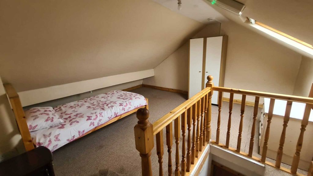 Property photo 3 of 6
