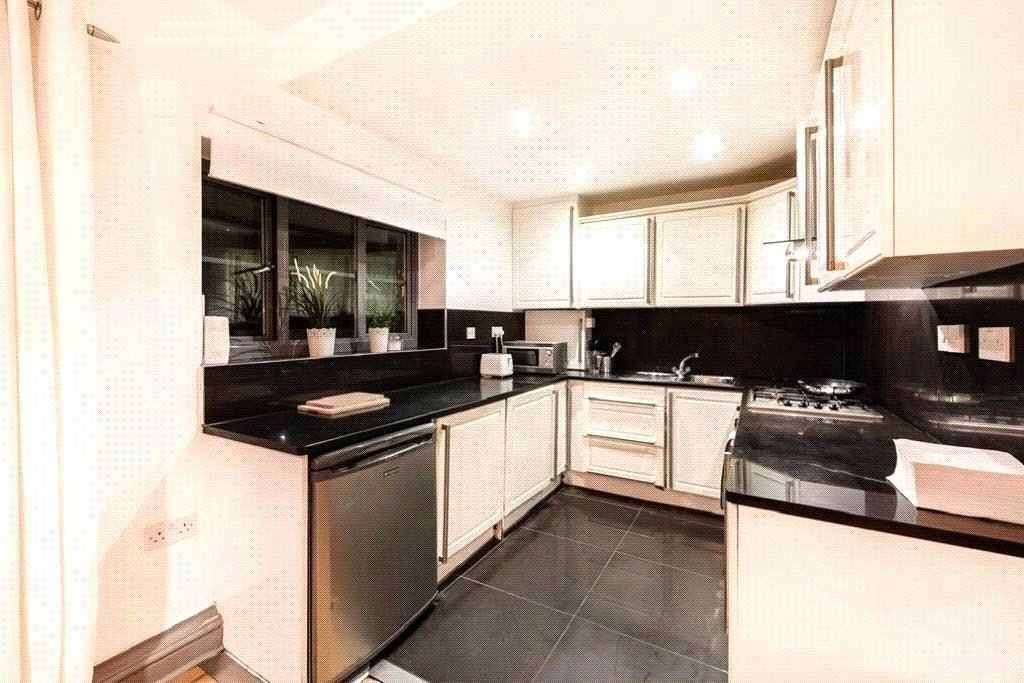 Property photo 3 of 7 Picture No. 06