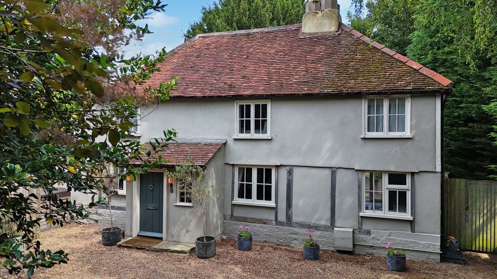 Property photo 2 of 34