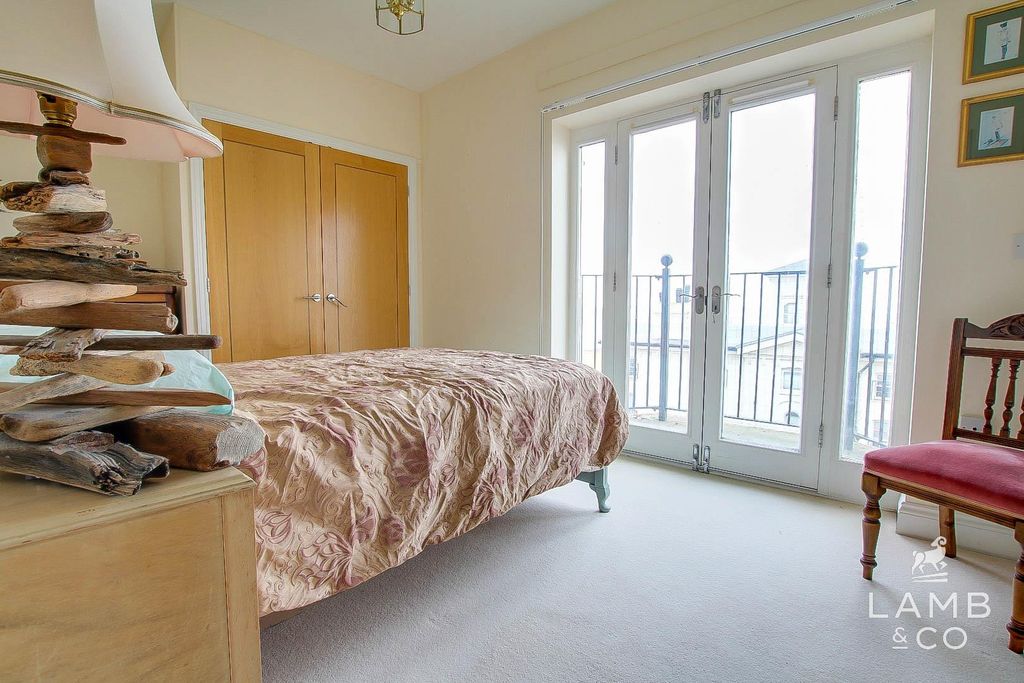 Property photo 2 of 10 Bedroom One