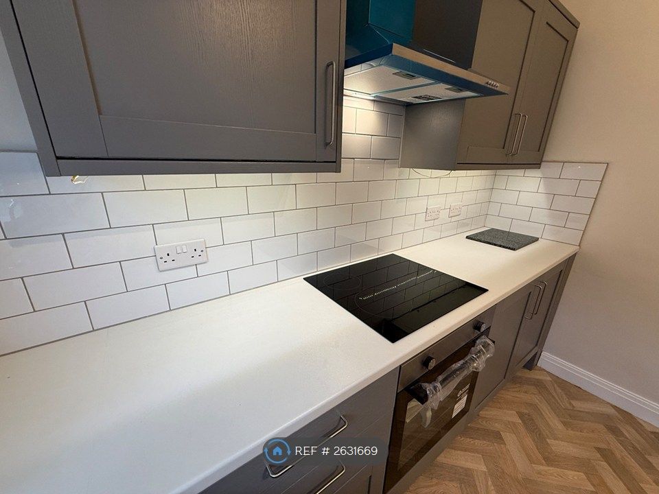 Property photo 3 of 11 Kitchen
