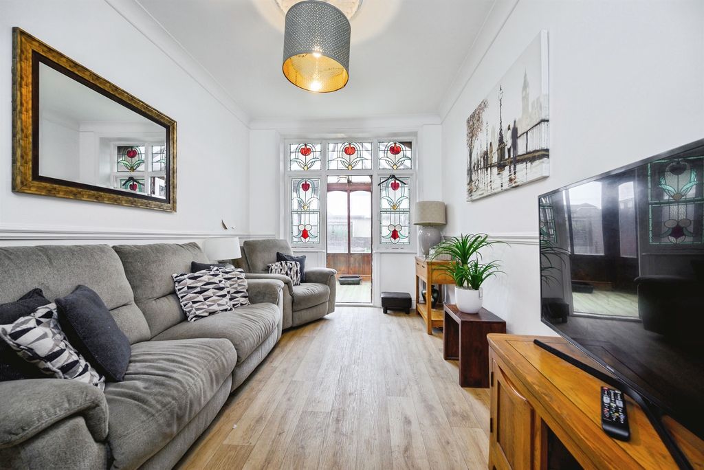 Property photo 3 of 14