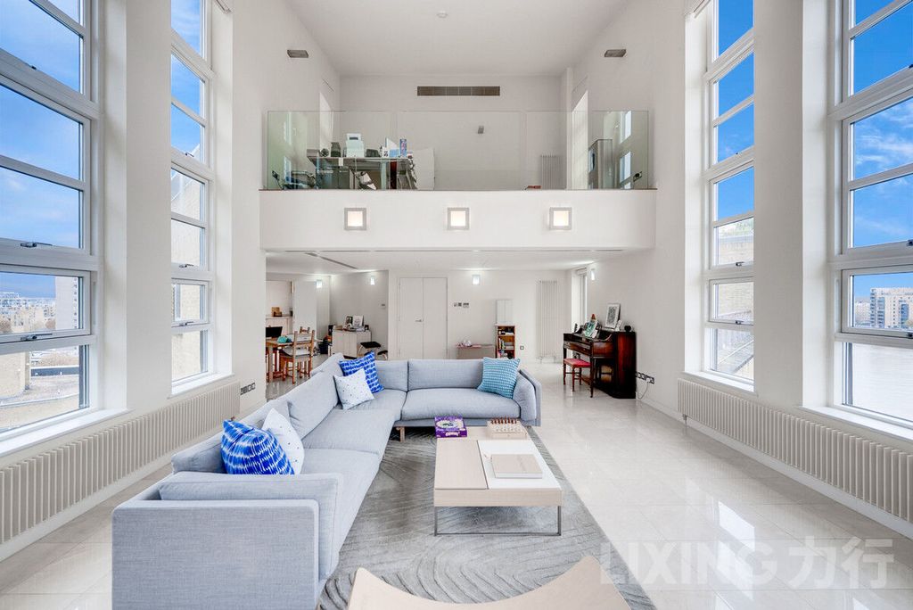 Property photo 3 of 23