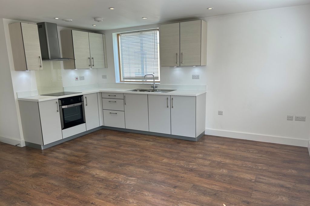 Property photo 2 of 7 15 Newhaven, Drakes Drive, Stevenage, Sg2 0Ey