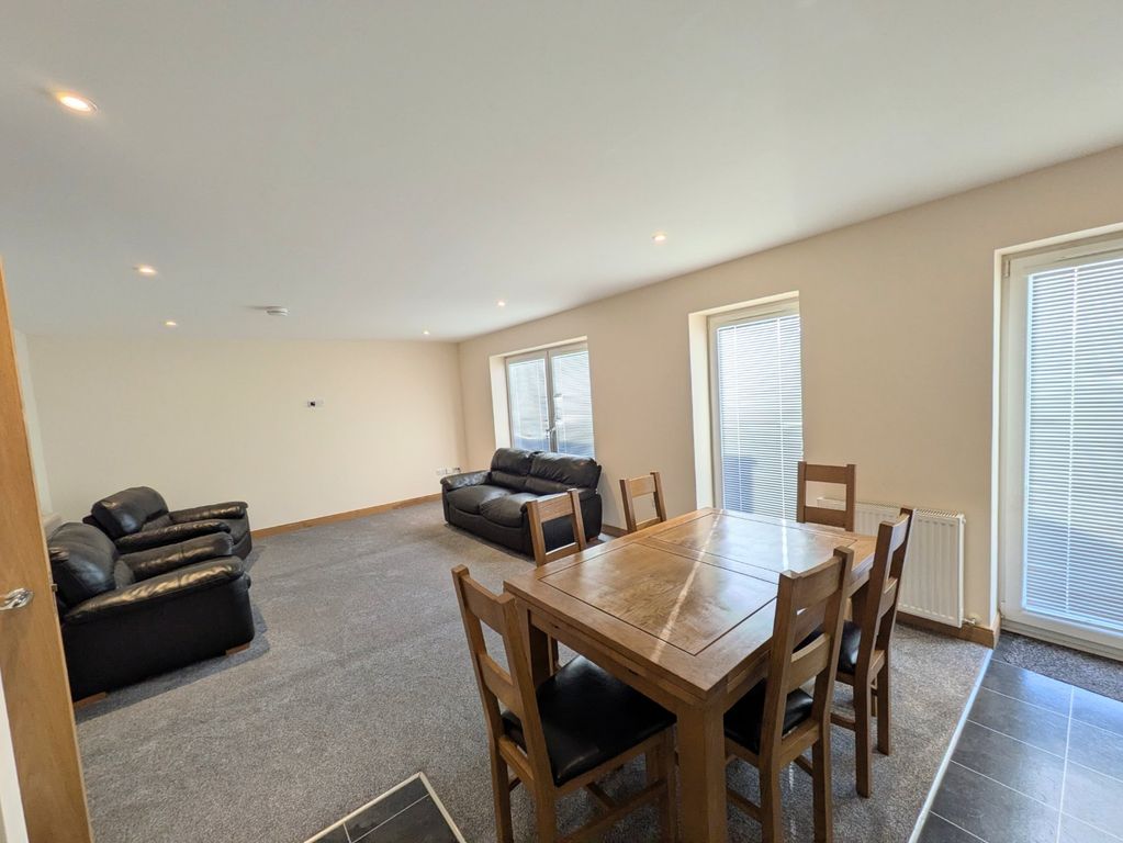 Property photo 2 of 8 Photo 2