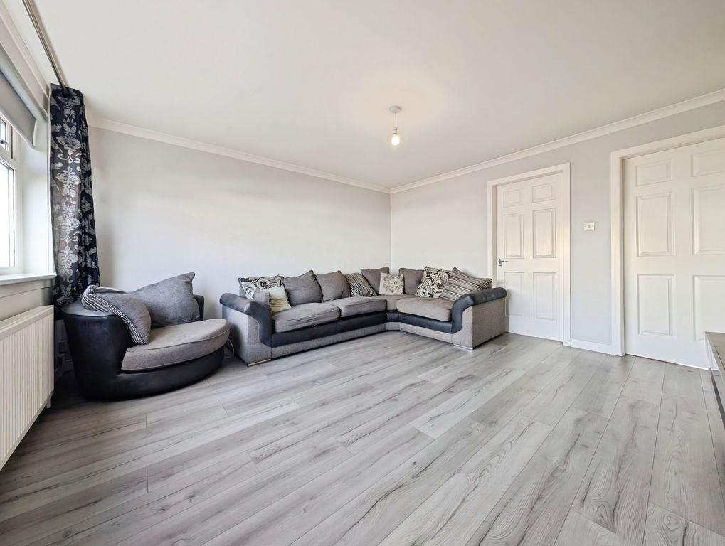 Property photo 2 of 20 Living Room