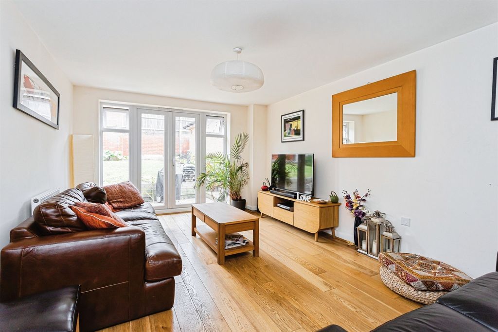 Property photo 2 of 17