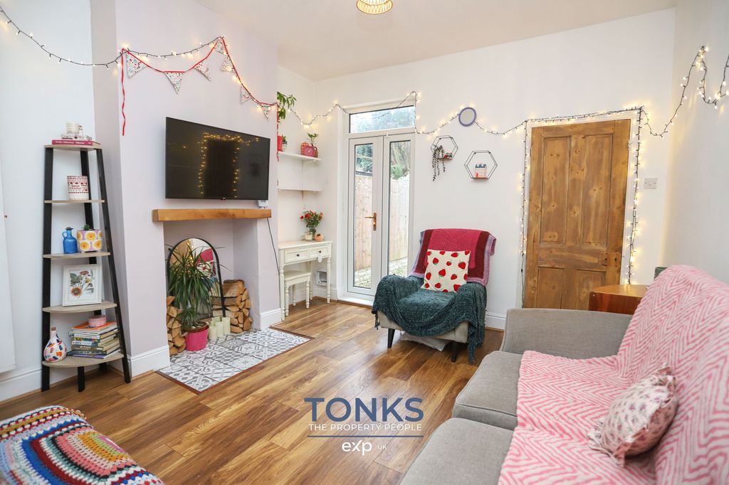 Property photo 2 of 20