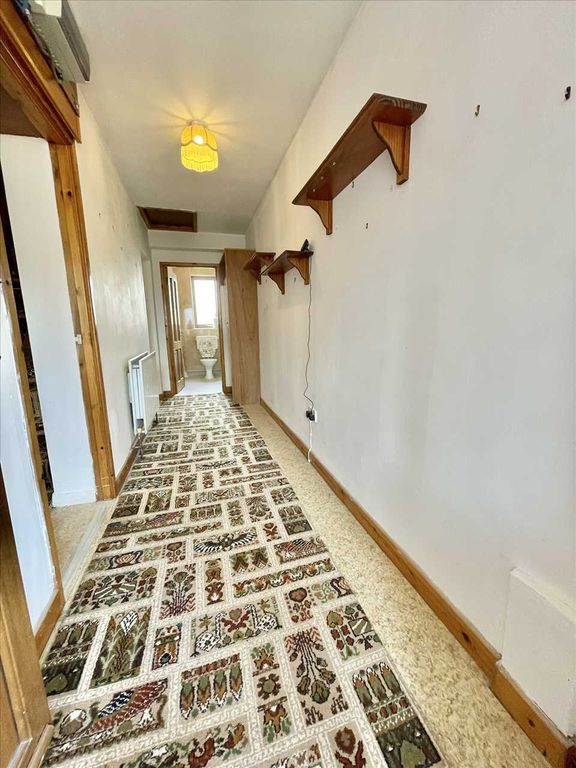 Property photo 3 of 15 Entrance Hall