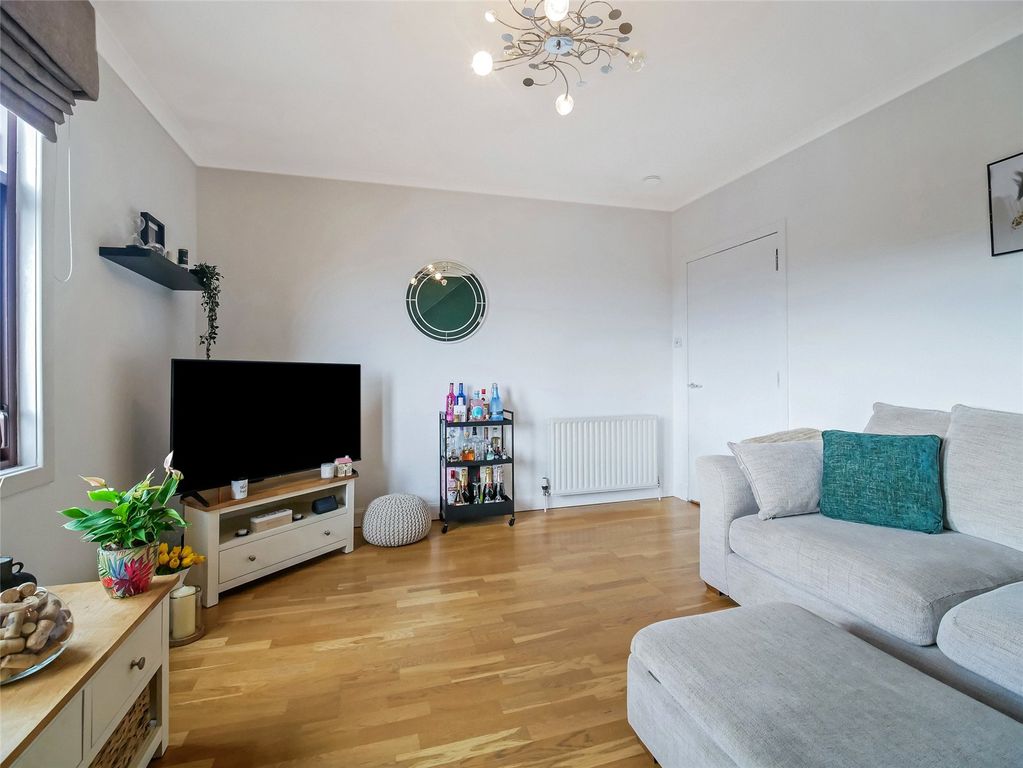 Property photo 3 of 21 Picture No. 06
