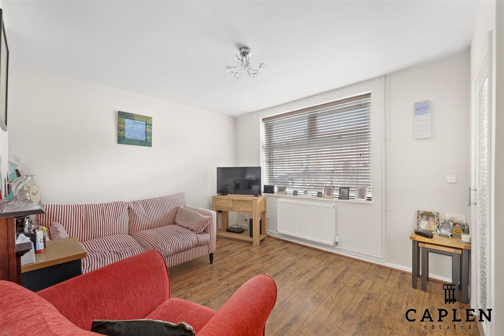 Property photo 2 of 21