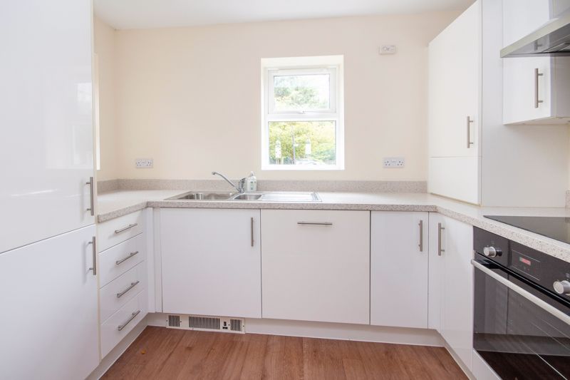 Property photo 3 of 10 Kitchen