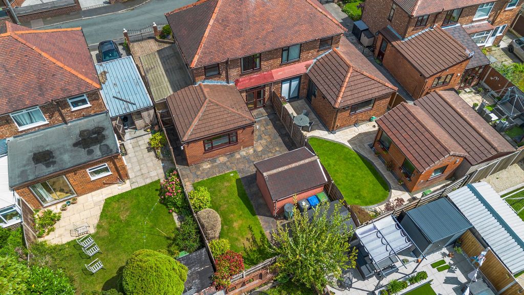 Property photo 2 of 9