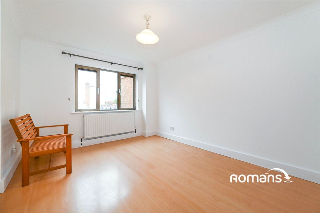 Property photo 3 of 9 Picture No. 32