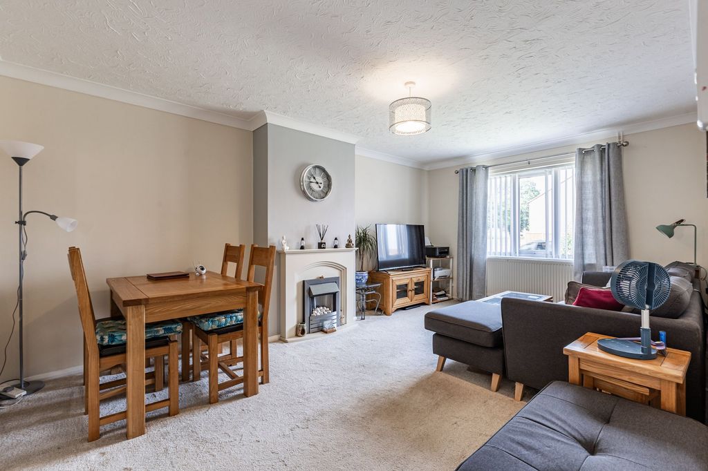 Property photo 2 of 14