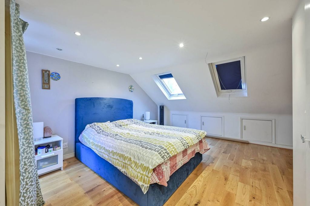 Property photo 3 of 13