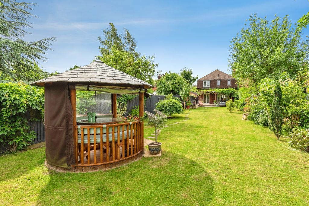 Property photo 1 of 25 65A_Beacon_Hill_Road-27