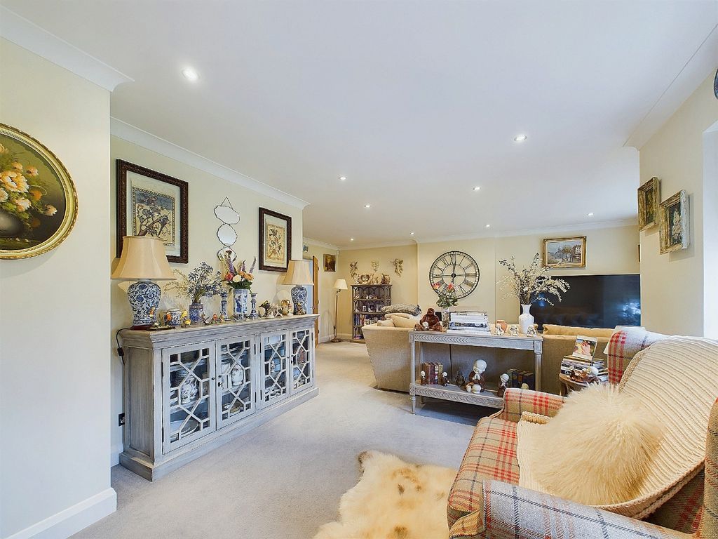 Property photo 3 of 22 3959355