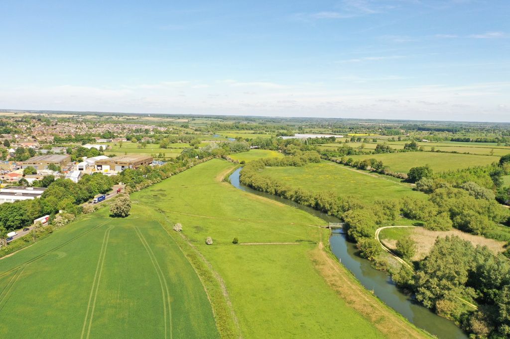 Property photo 1 of 4 Picture No. 04