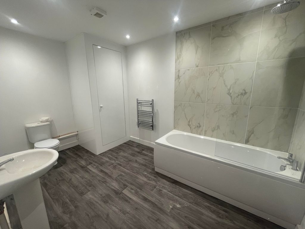 Property photo 3 of 4 Bathroom