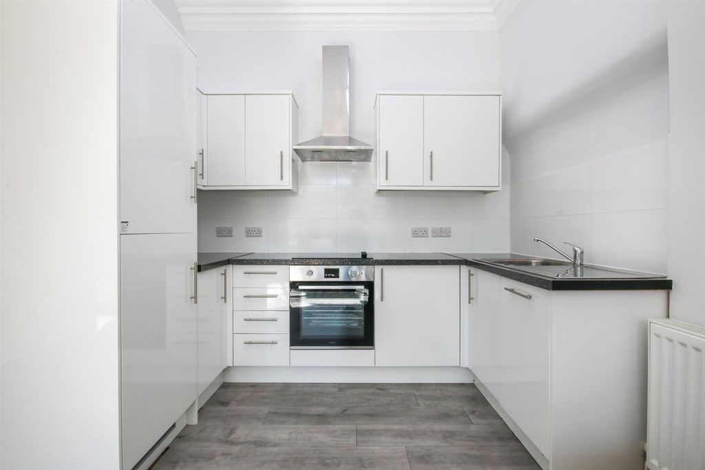 Property photo 2 of 10 2