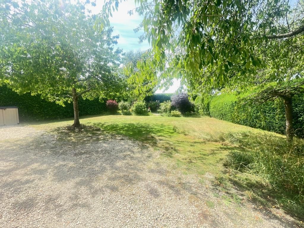 Property photo 2 of 7 Garden
