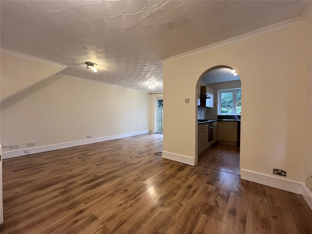 Property photo 2 of 12 Picture No. 11