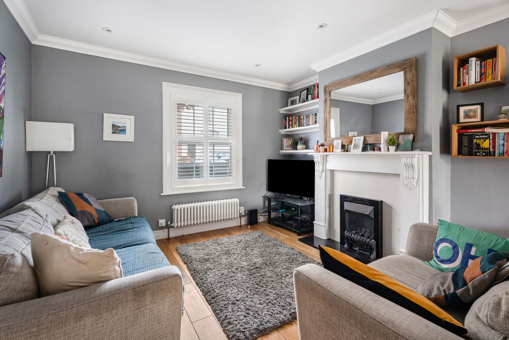 Property photo 2 of 16 Living/Dining Room