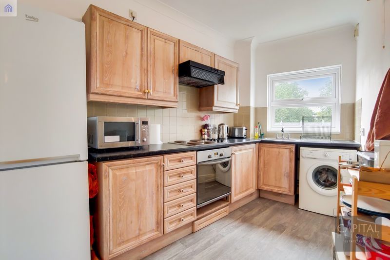 Property photo 3 of 7 Photo 6