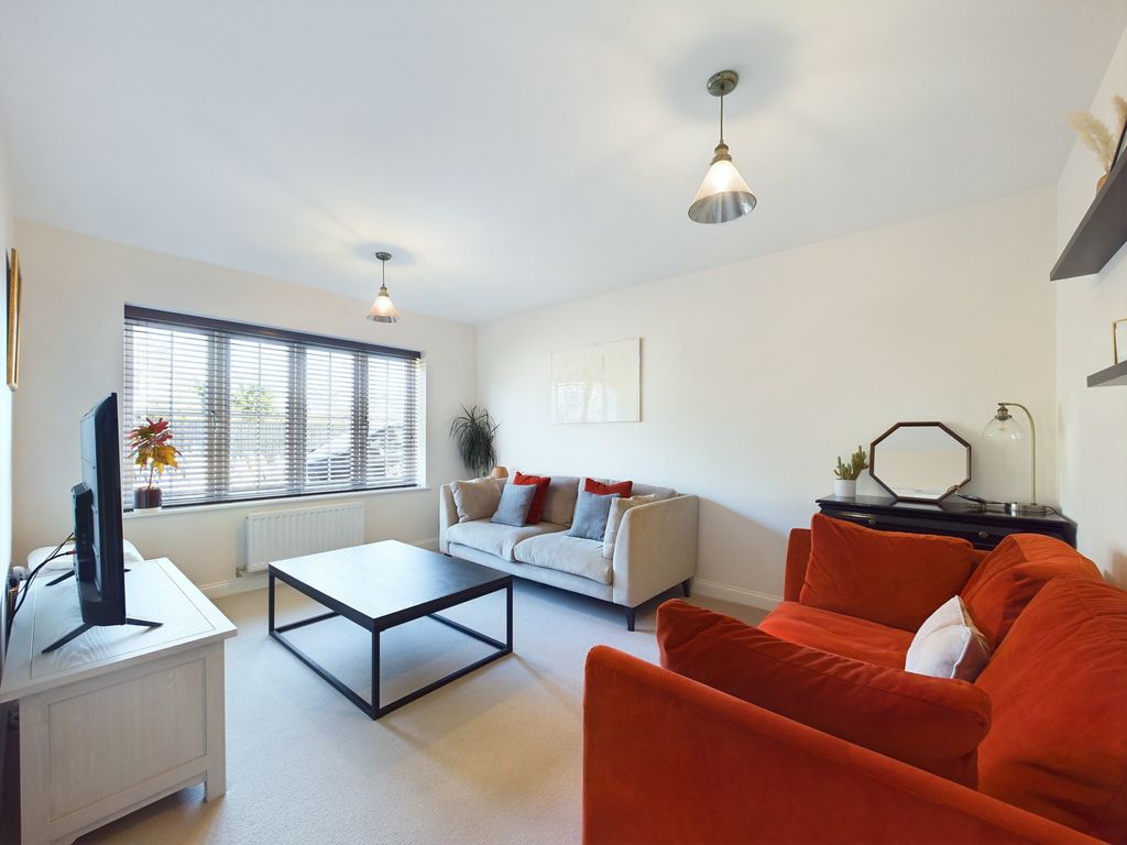 Property photo 2 of 19 4852-Hr-2