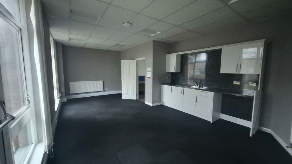 Property photo 3 of 4 Photo 6