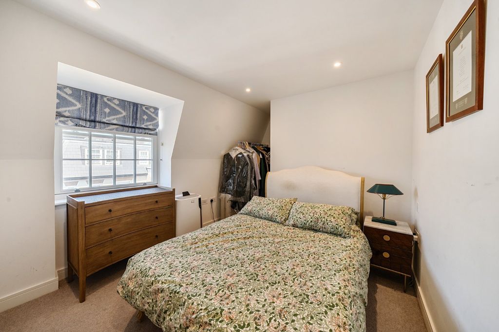 Property photo 2 of 9 Picture No. 20