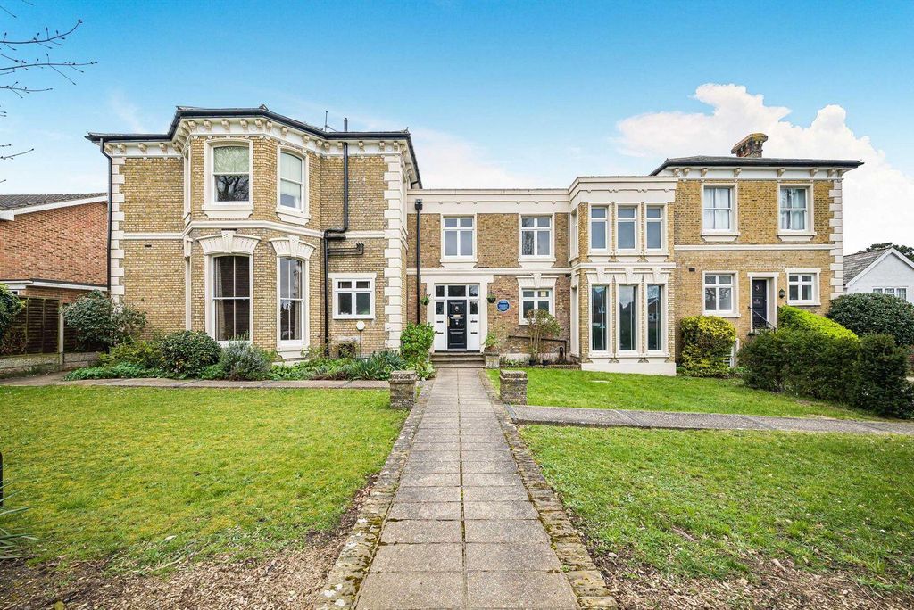 Property photo 1 of 17 Front (Exterior)