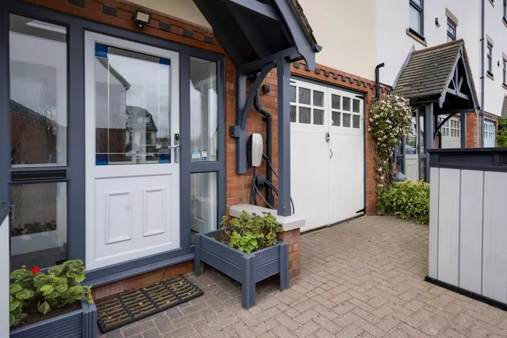 Property photo 3 of 33