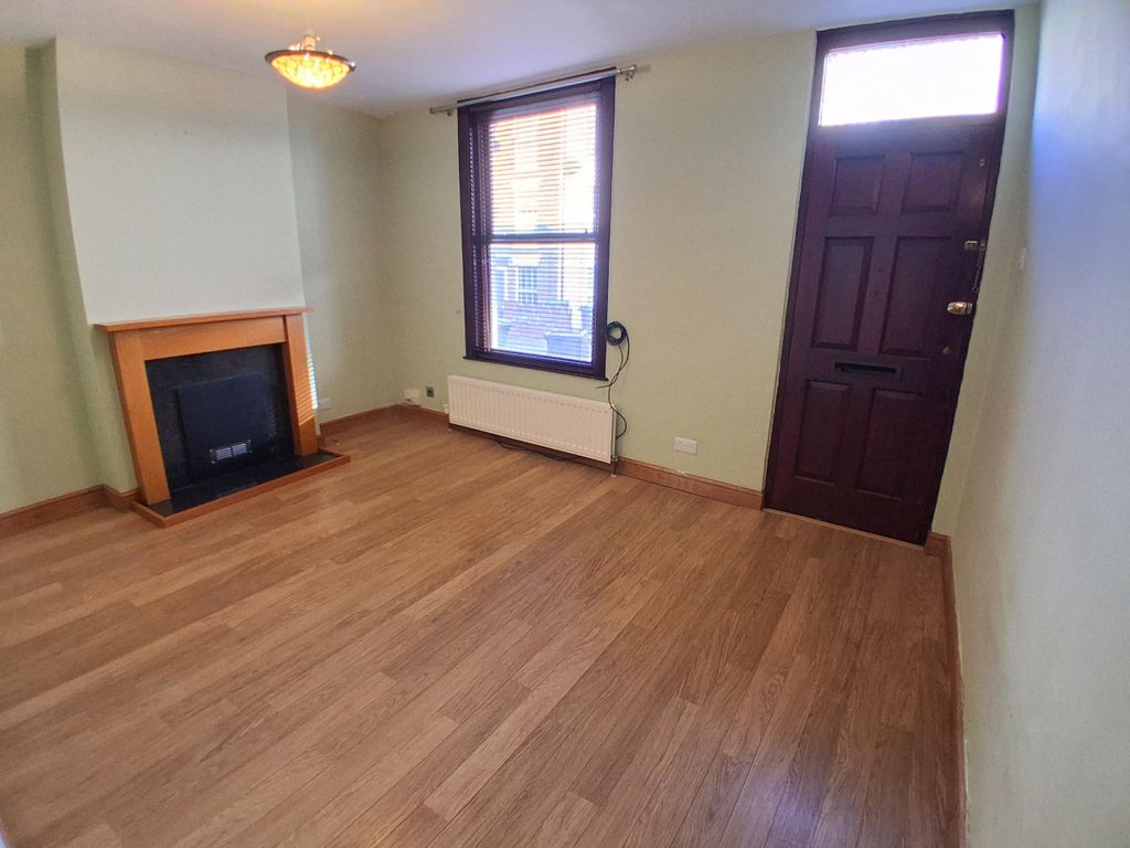 Property photo 3 of 9 Living Room
