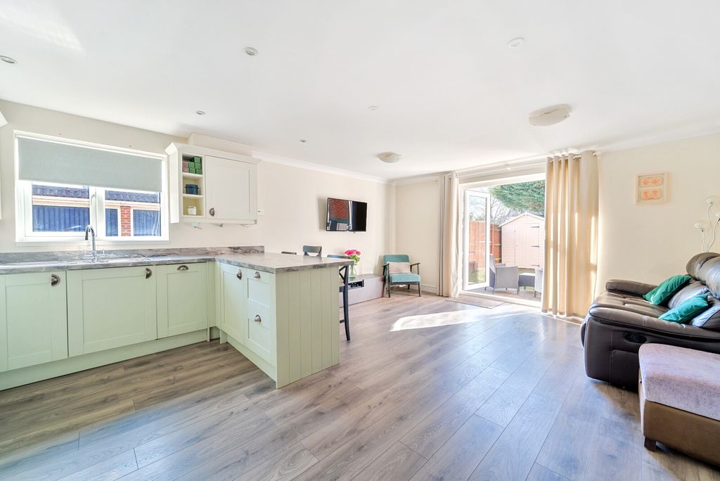 Property photo 3 of 15 Kitchen/Sitting Room