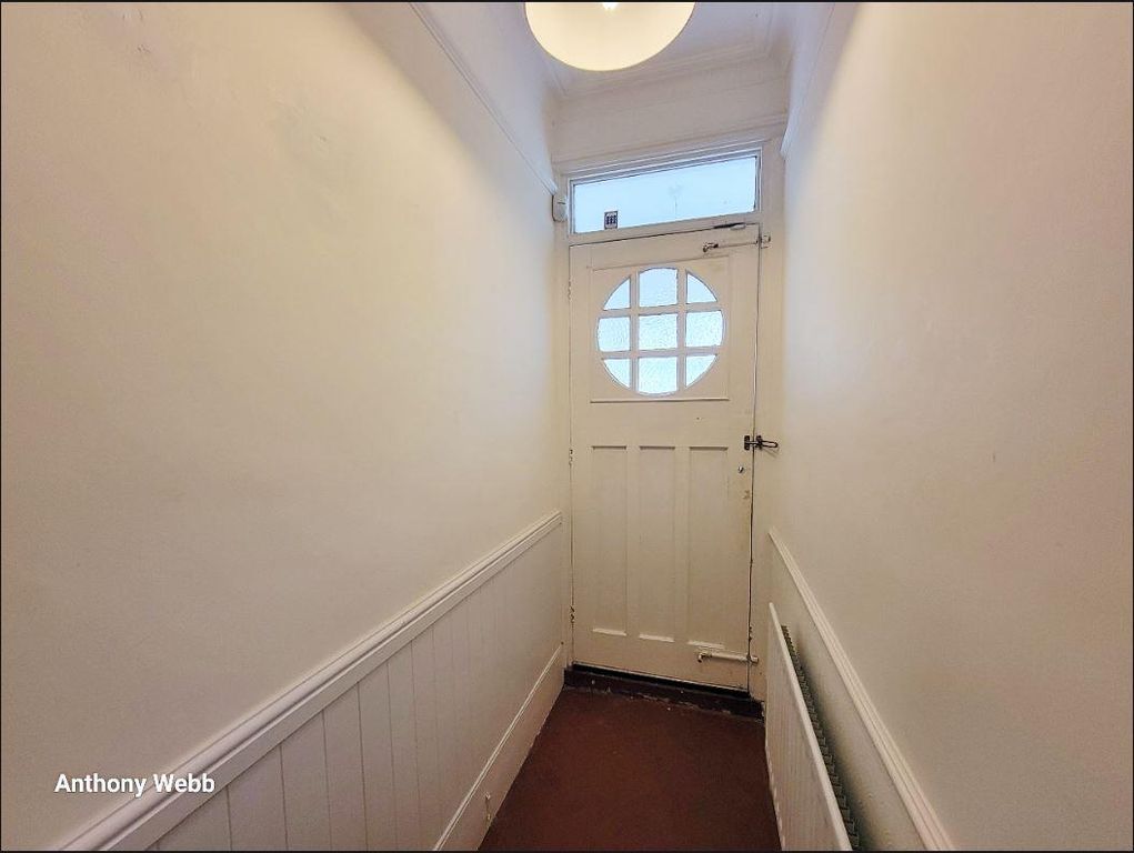 Property photo 3 of 13 Hallway