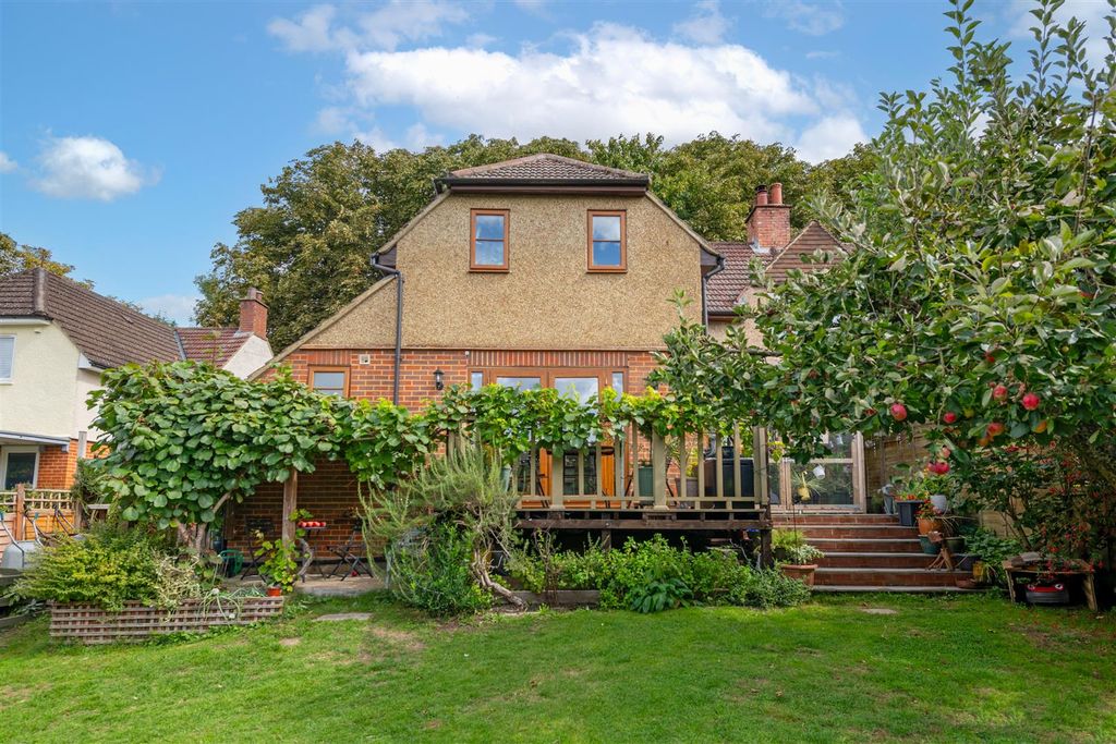 Property photo 1 of 34