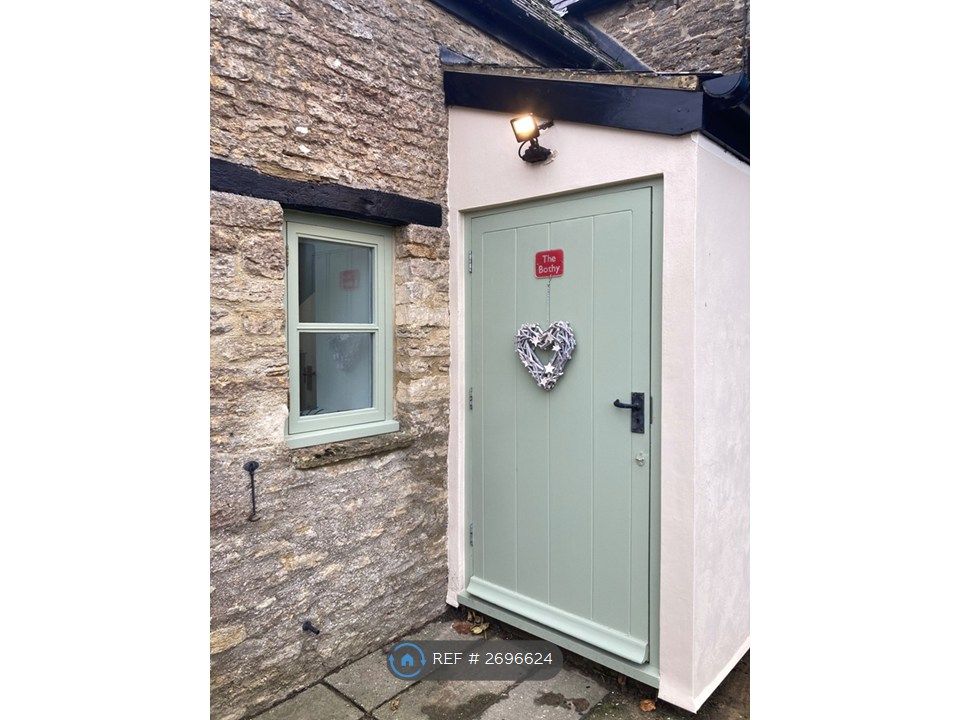 Property photo 2 of 31