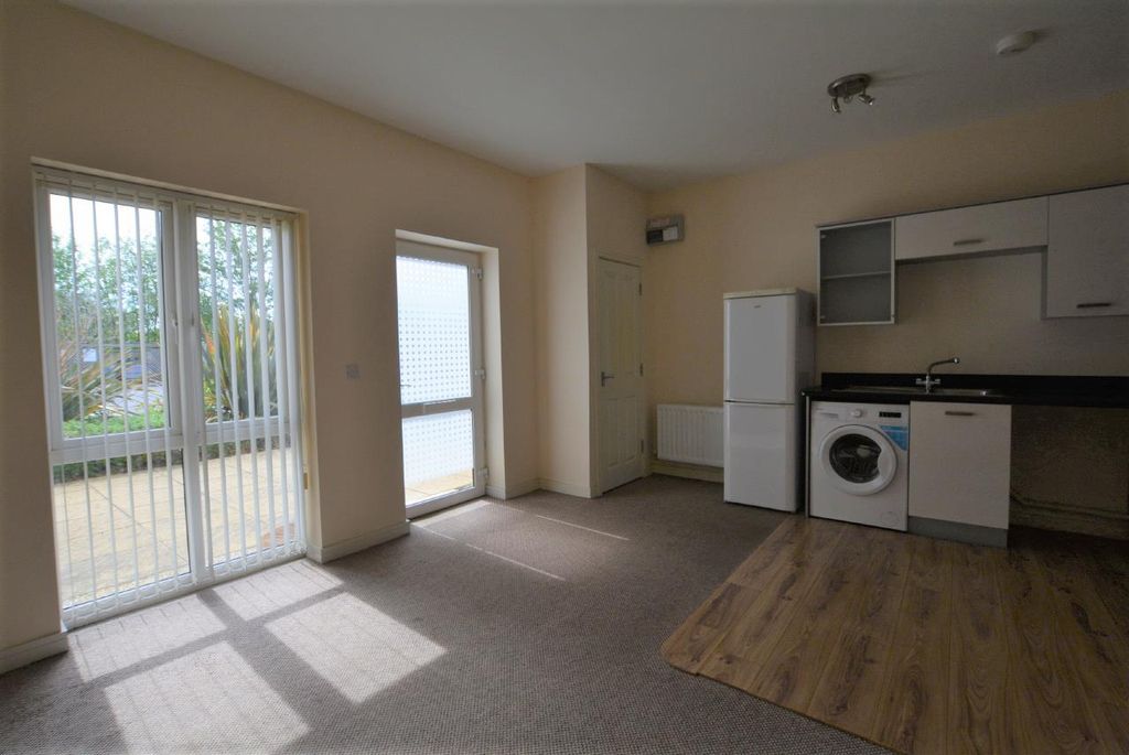 Property photo 3 of 7