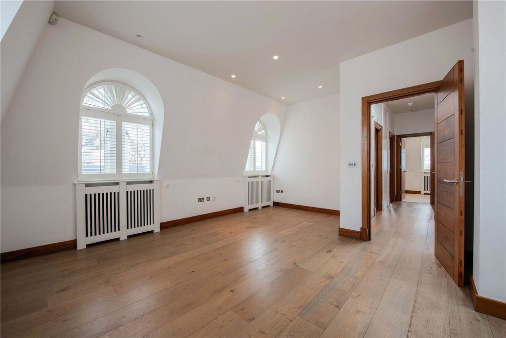 Property photo 3 of 8 Reception Room