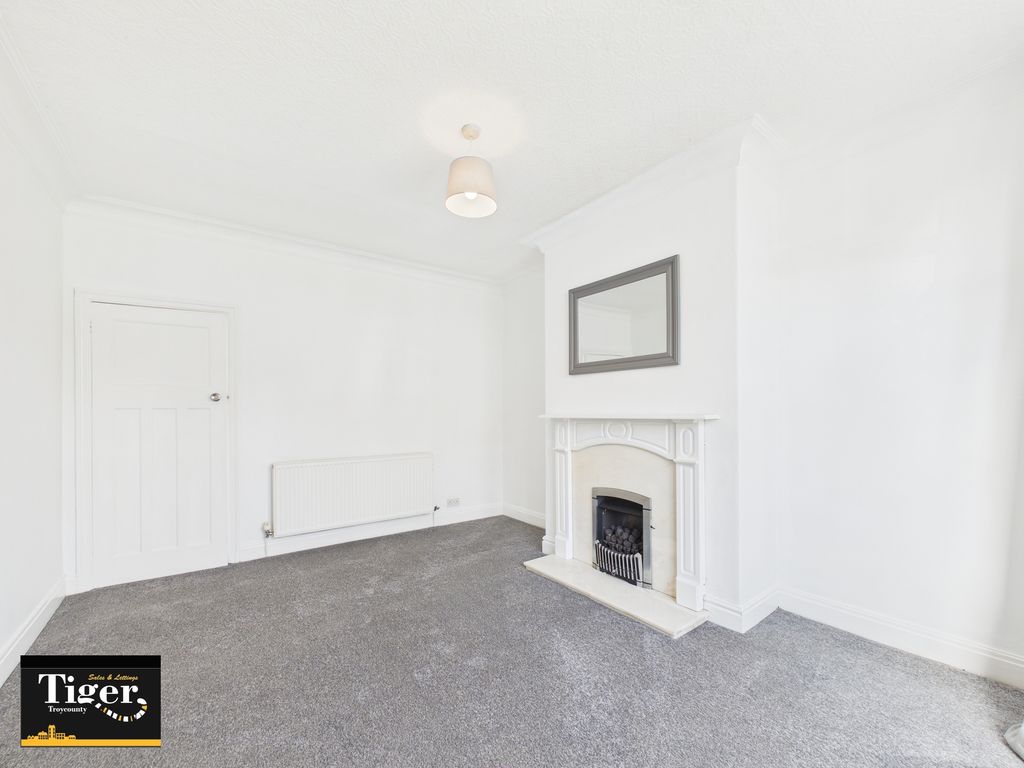 Property photo 3 of 14 Cam03440G0-Pr0543-Still016