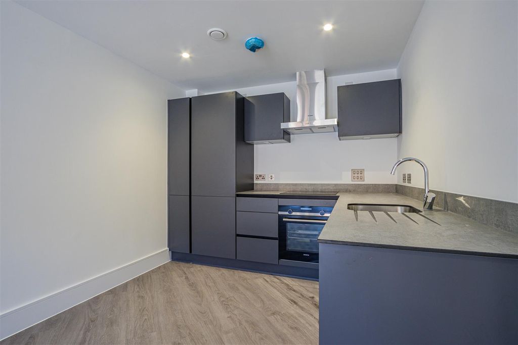 Property photo 3 of 8 Img - 2 Bed-2.Jpg