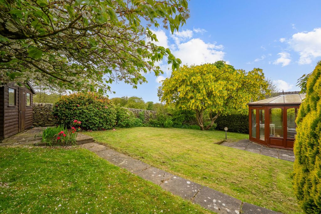 Property photo 3 of 34