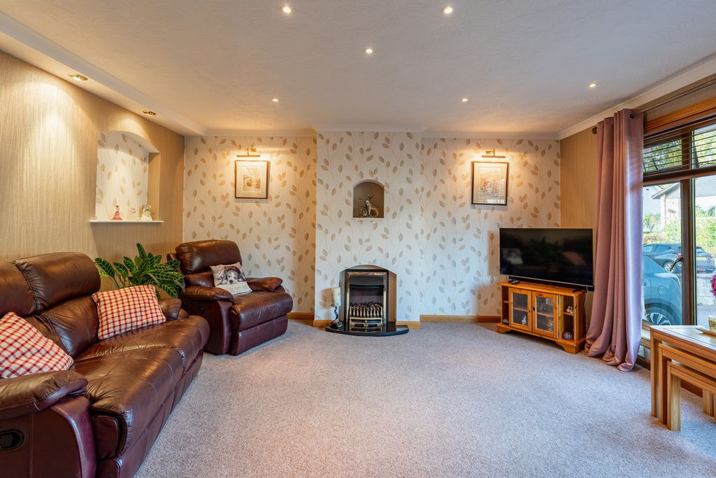 Property photo 2 of 50