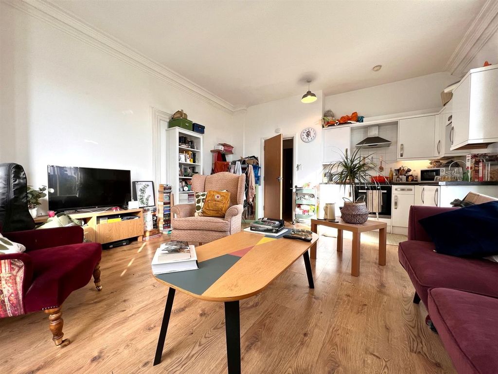 Property photo 2 of 8 7.Jpg